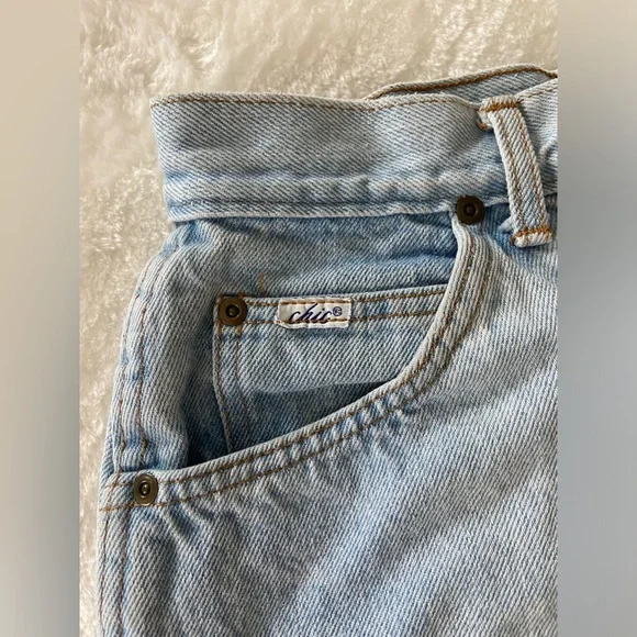 Vintage Chic Womens Ripped Raw Hem Denim Shorts size S - Picture 8 of 11